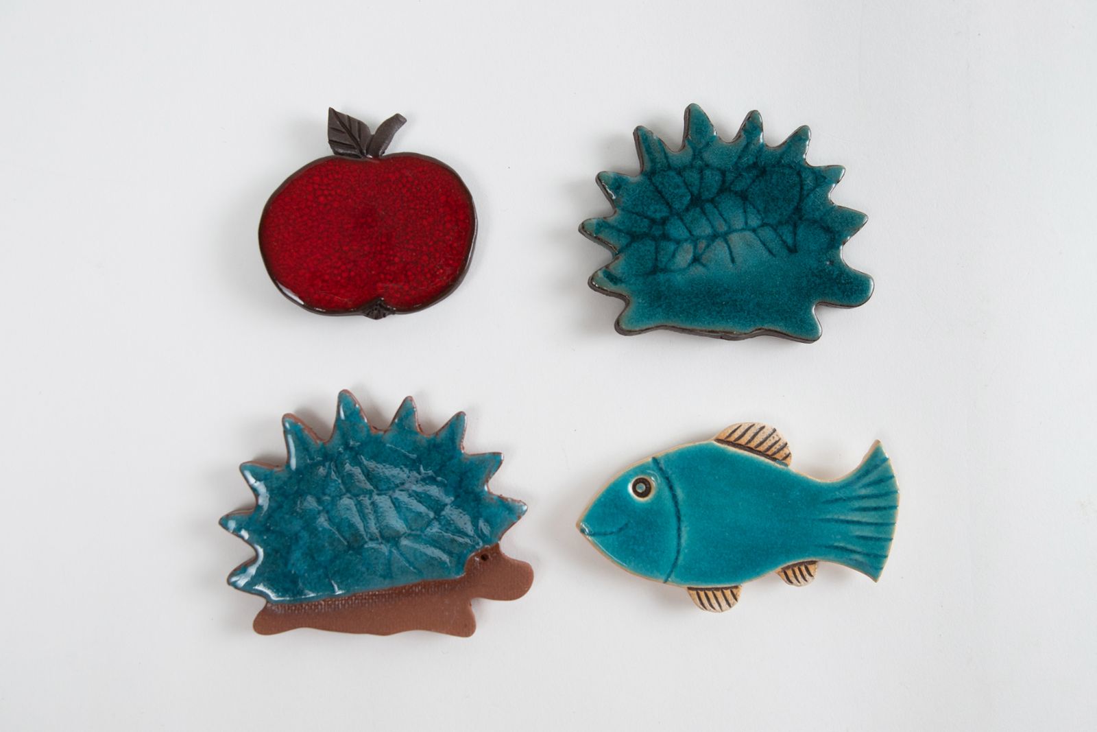 ceramiczne magnesy w kształcie jerzyka, rybki i jabłka
